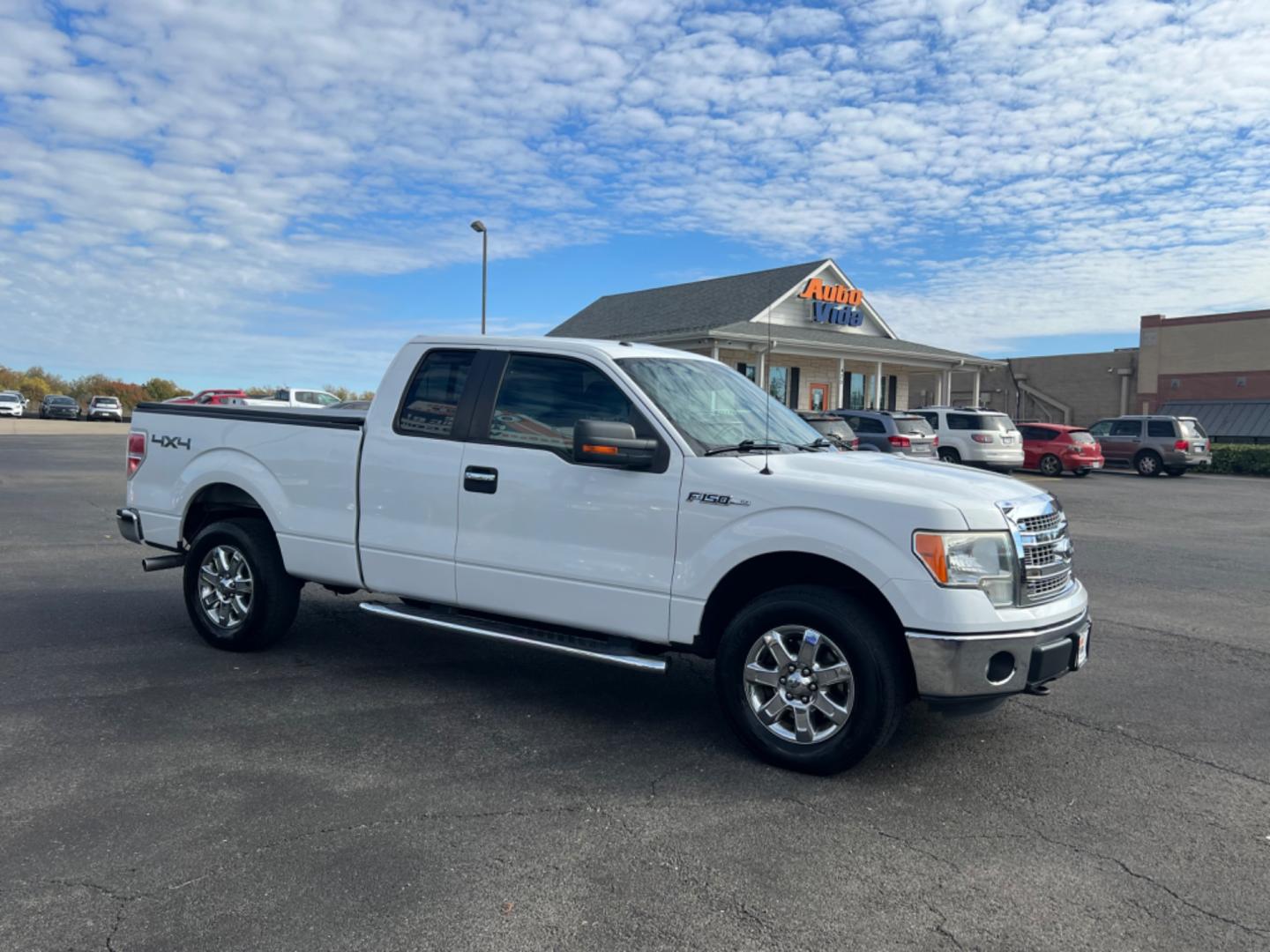 2013 WHITE Ford F-150 Lariat SuperCab 6.5-ft. Bed 4WD (1FTFX1EF2DK) with an 5.0L V8 engine, 6-Speed Automatic transmission, located at 420 I-35E, Lancaster, TX, 75146, (469) 297-4144, 32.593929, -96.823685 - Photo#6